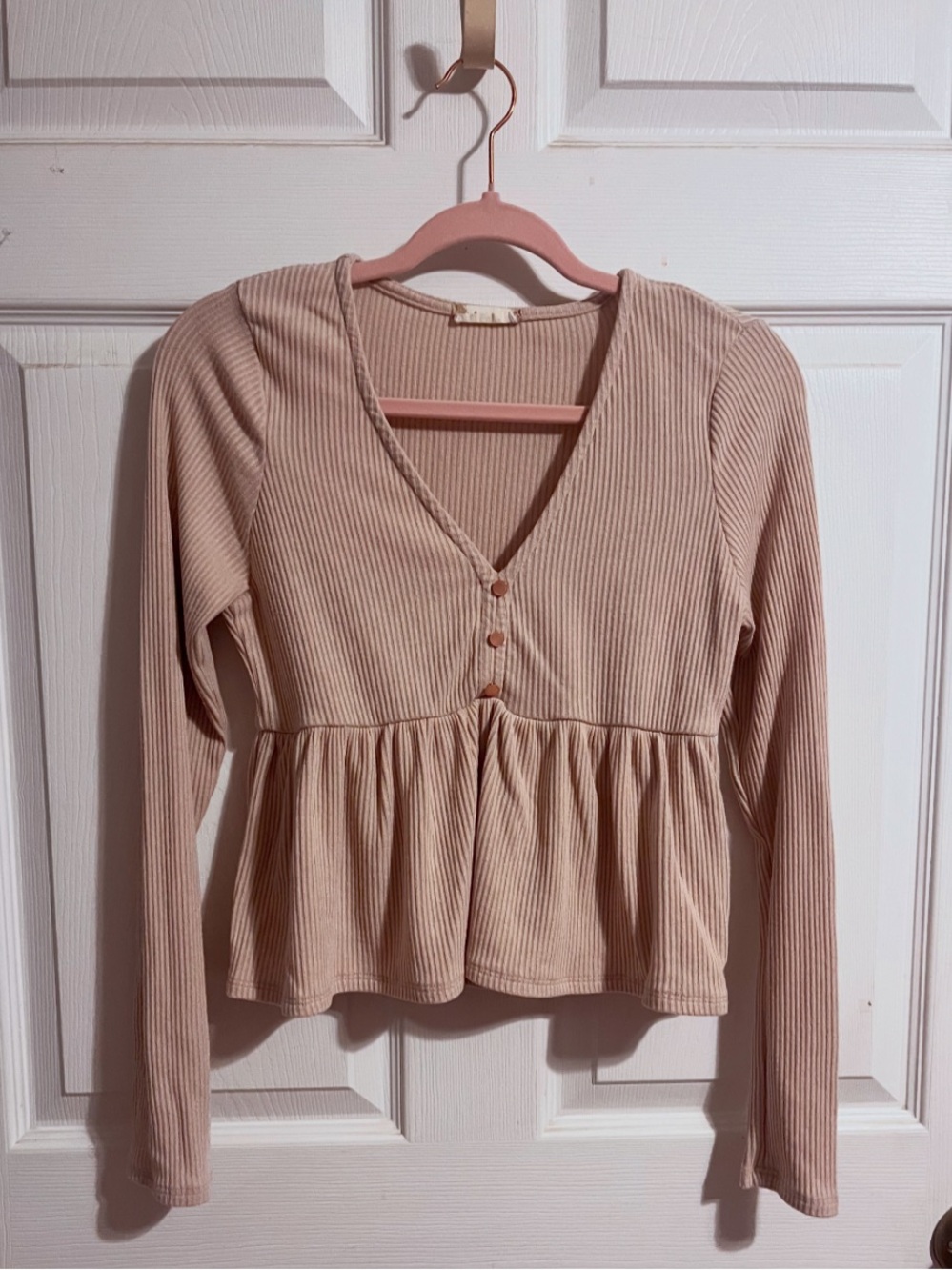 Altar'd State | Taupe Ribbed V-Neck Peplum Top - Sz Medium